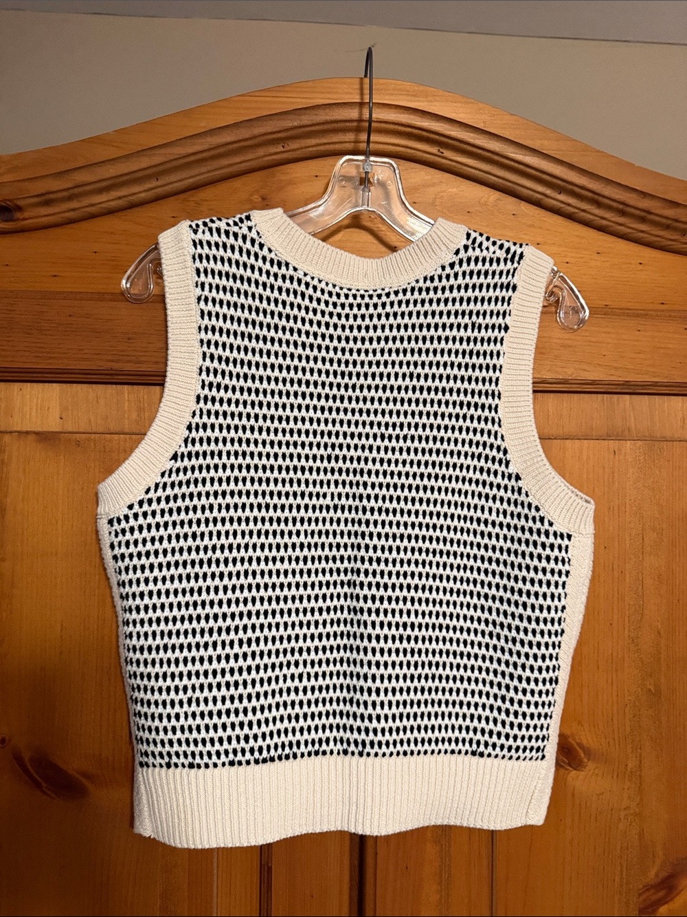 Varley Cream and Black Knit Sleeveless Tank - Picture 7 of 8